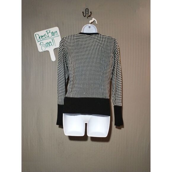 Dress barn soft flattering cardigan small - Picture 3 of 4